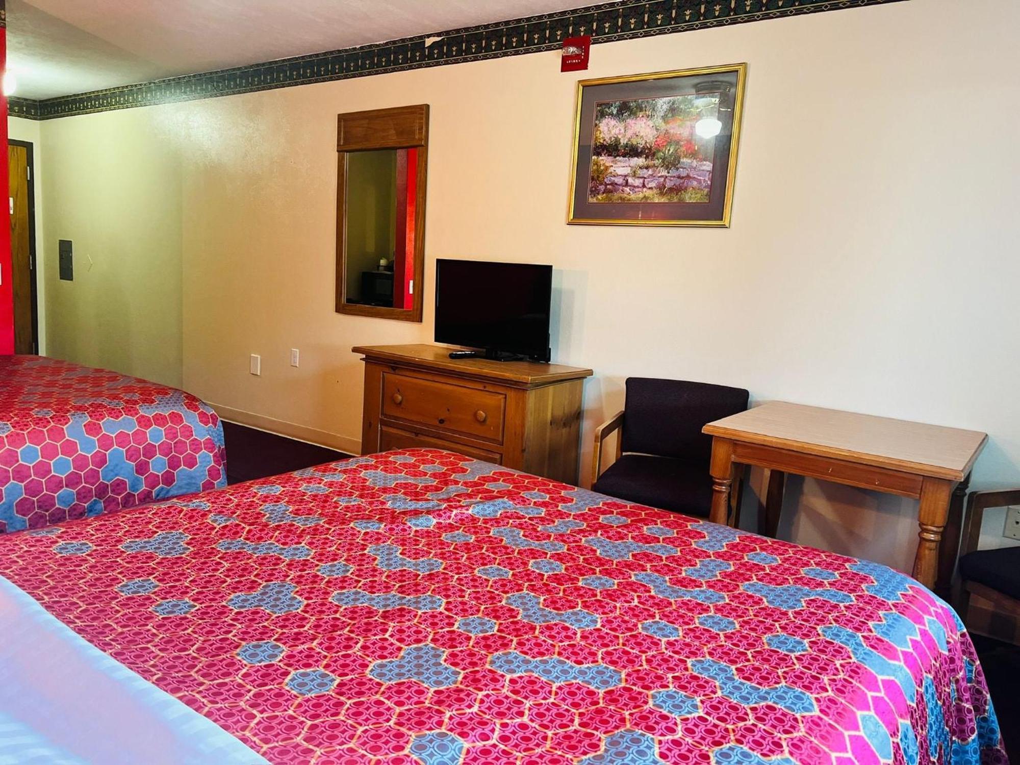 Villa Inn Motel Near Hwy 12 Wi Capital O Fort Atkinson ภายนอก รูปภาพ
