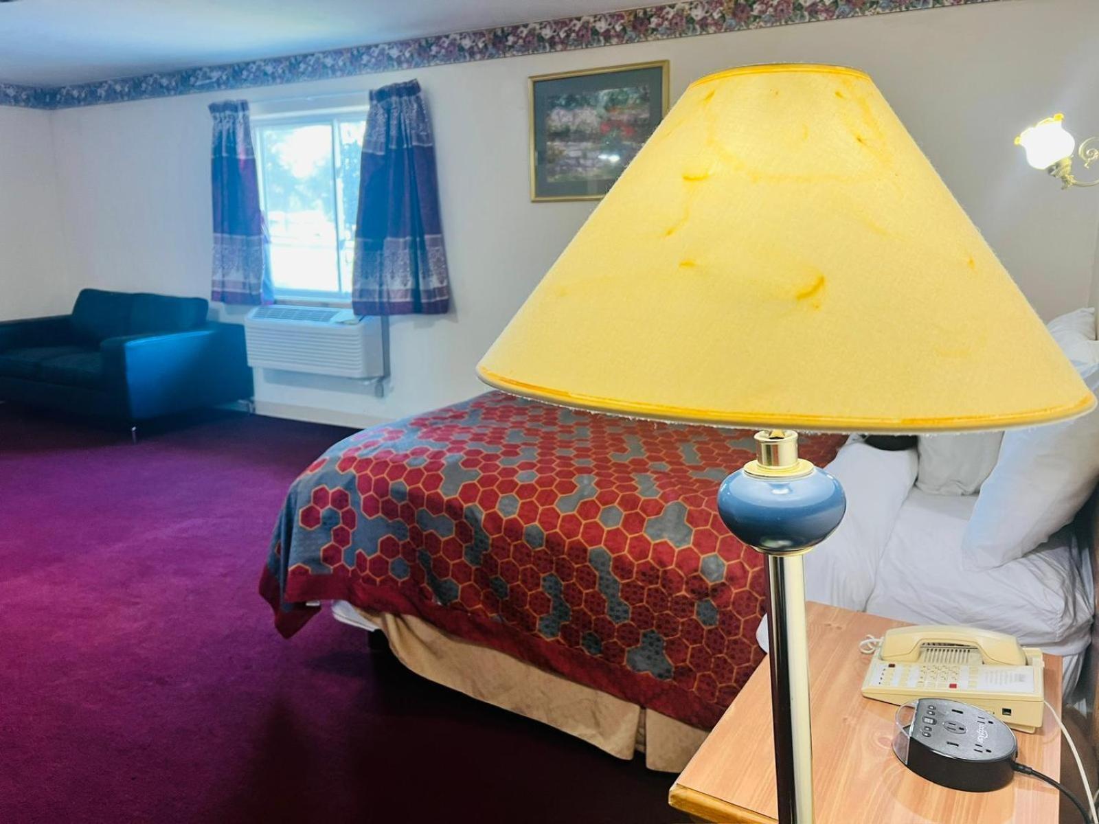 Villa Inn Motel Near Hwy 12 Wi Capital O Fort Atkinson ภายนอก รูปภาพ