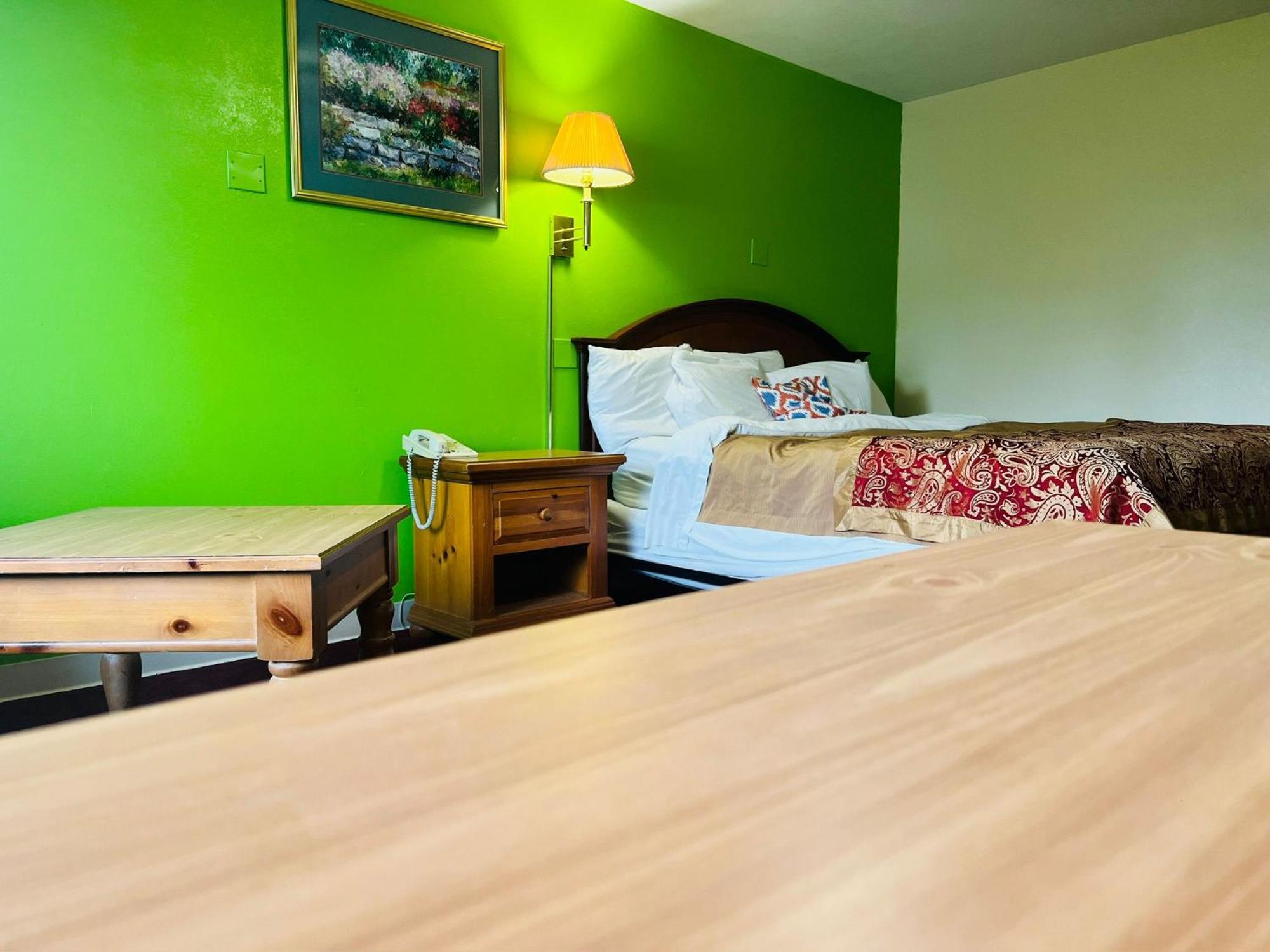 Villa Inn Motel Near Hwy 12 Wi Capital O Fort Atkinson ภายนอก รูปภาพ