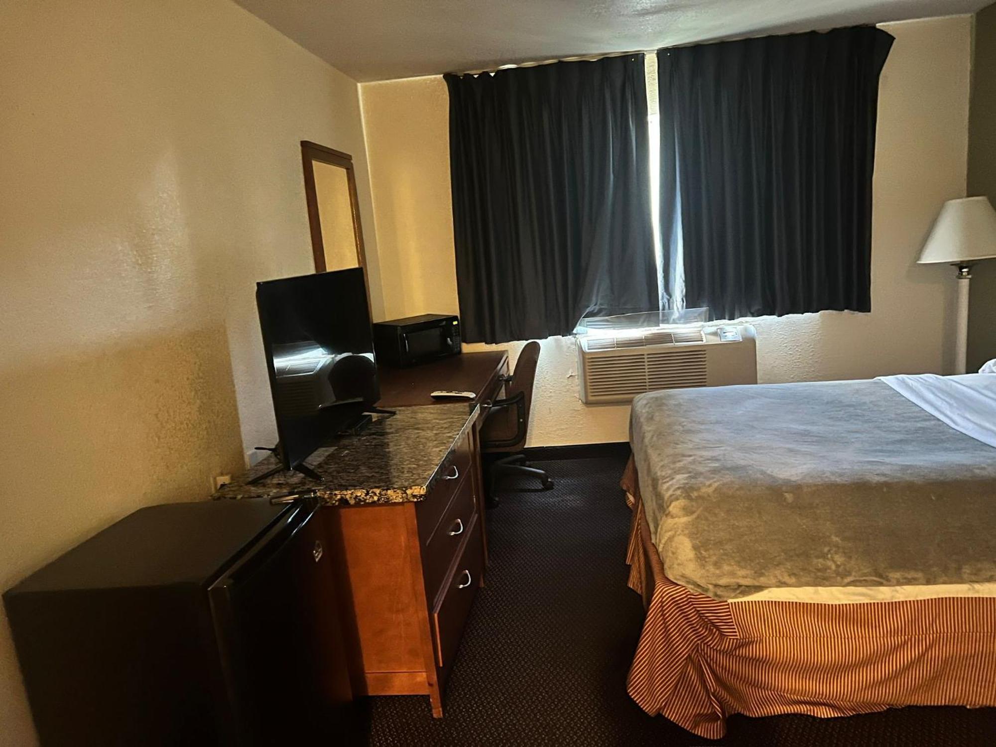 Villa Inn Motel Near Hwy 12 Wi Capital O Fort Atkinson ภายนอก รูปภาพ