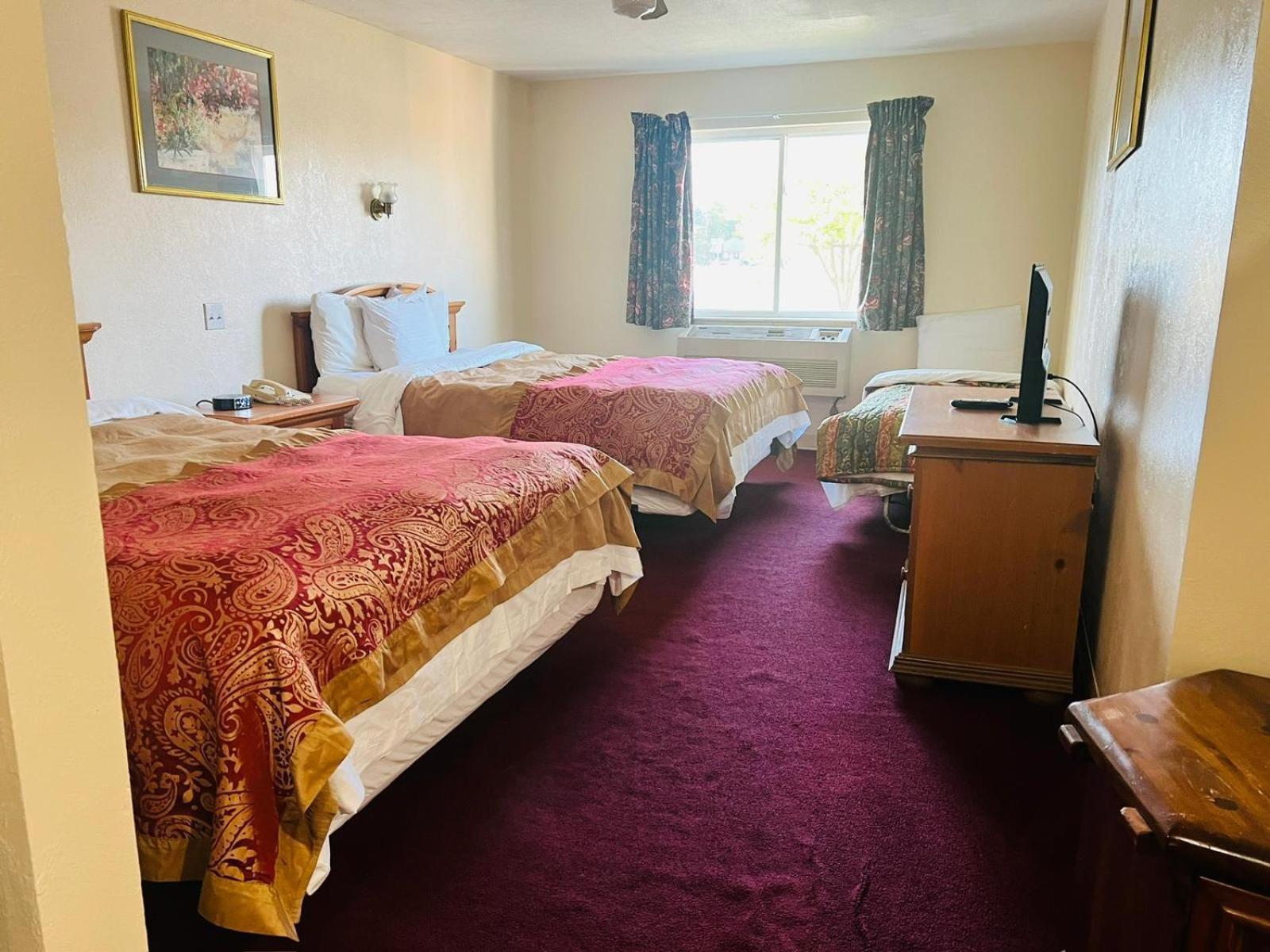 Villa Inn Motel Near Hwy 12 Wi Capital O Fort Atkinson ภายนอก รูปภาพ