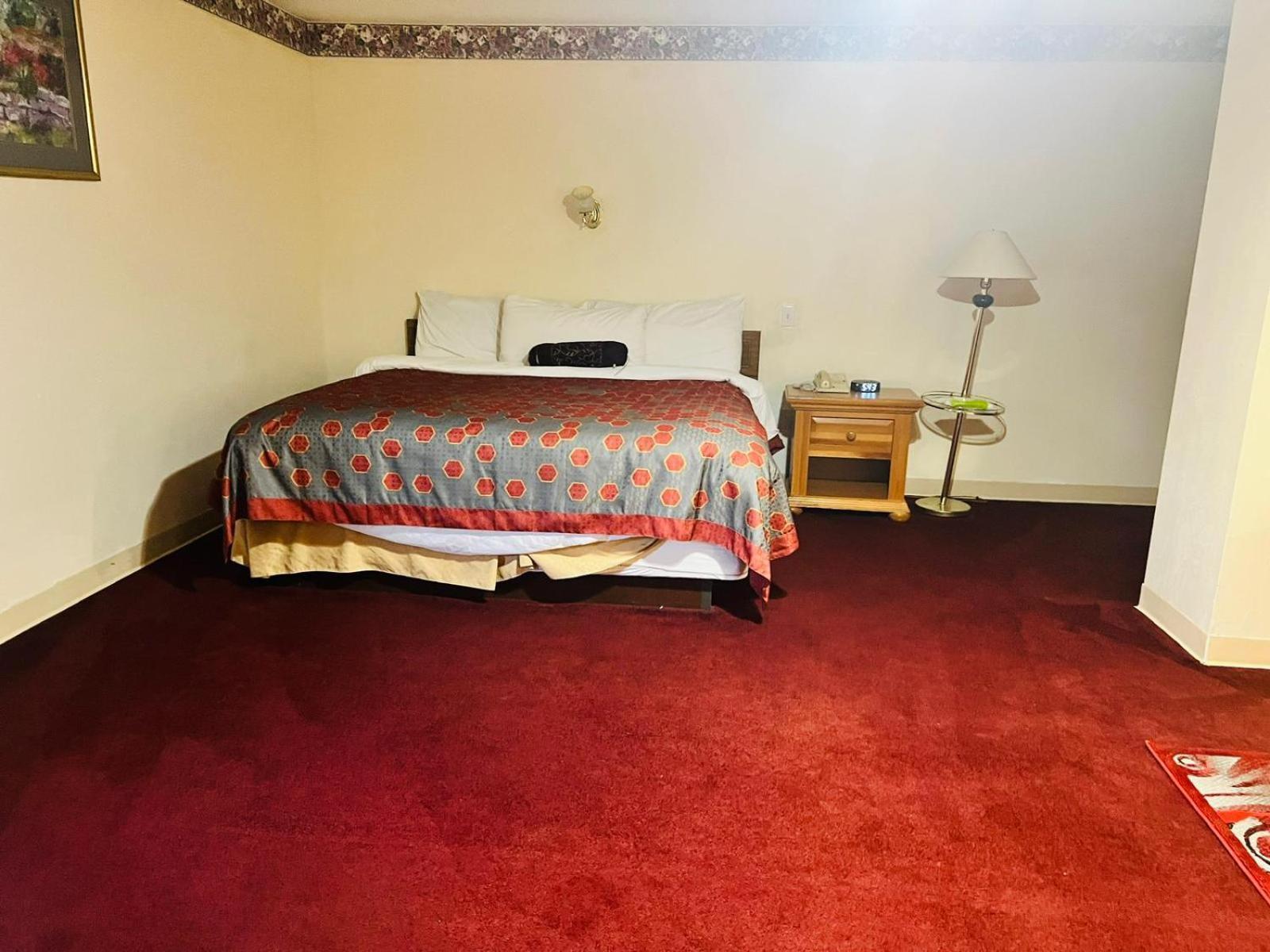 Villa Inn Motel Near Hwy 12 Wi Capital O Fort Atkinson ภายนอก รูปภาพ