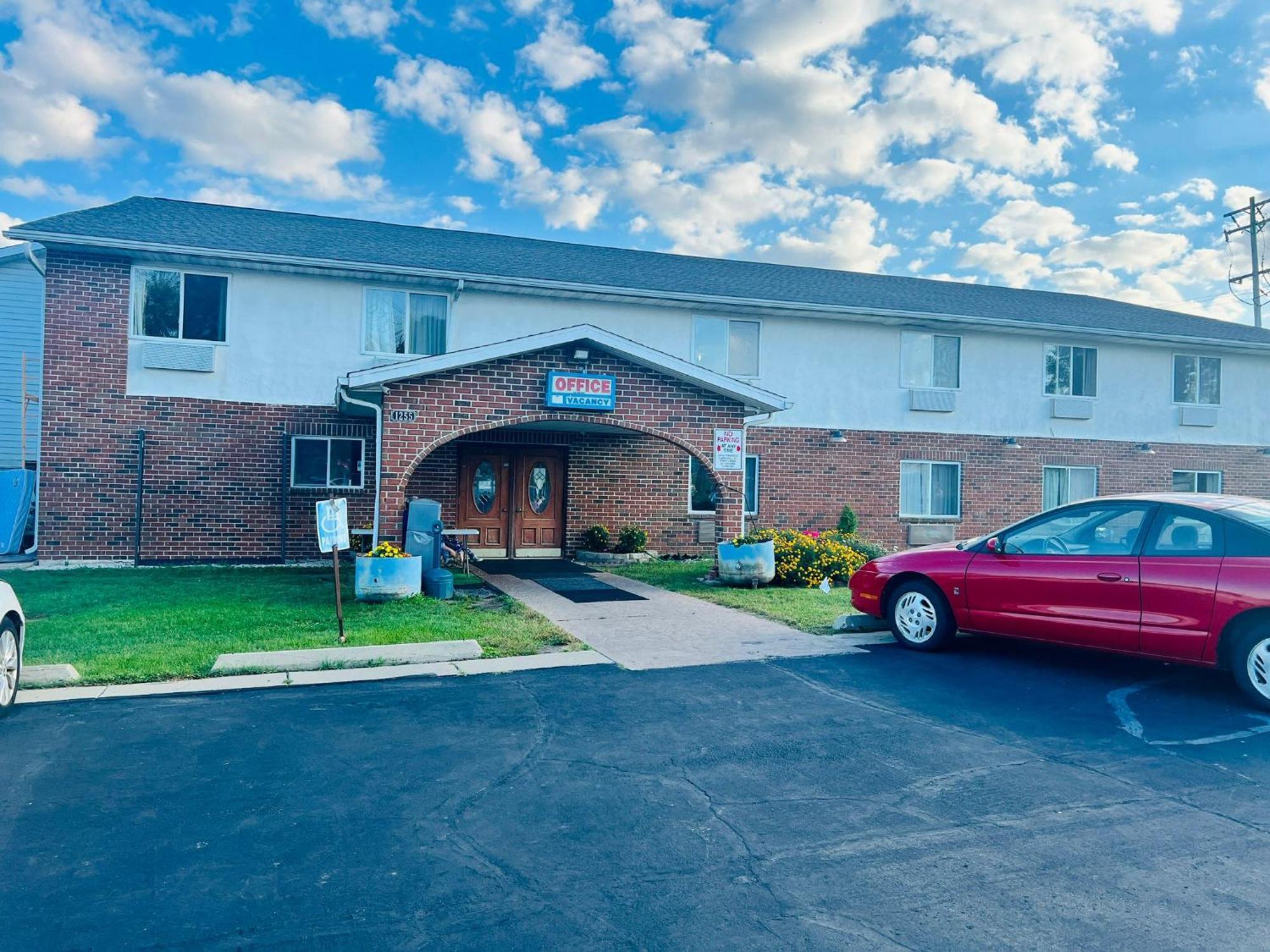 Villa Inn Motel Near Hwy 12 Wi Capital O Fort Atkinson ภายนอก รูปภาพ