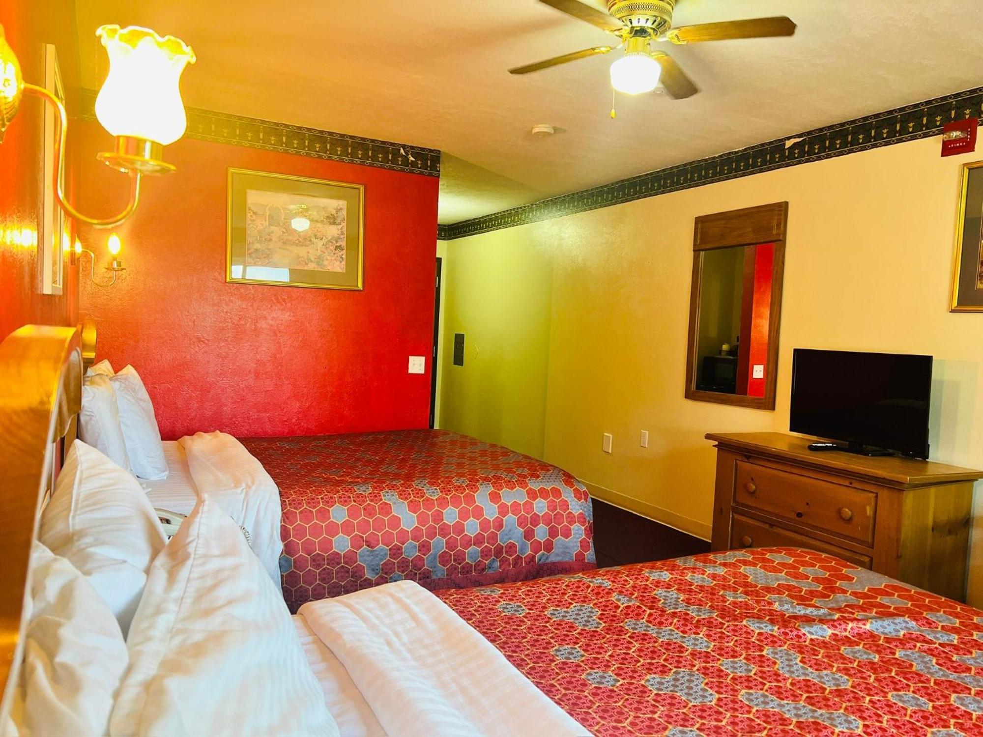 Villa Inn Motel Near Hwy 12 Wi Capital O Fort Atkinson ภายนอก รูปภาพ