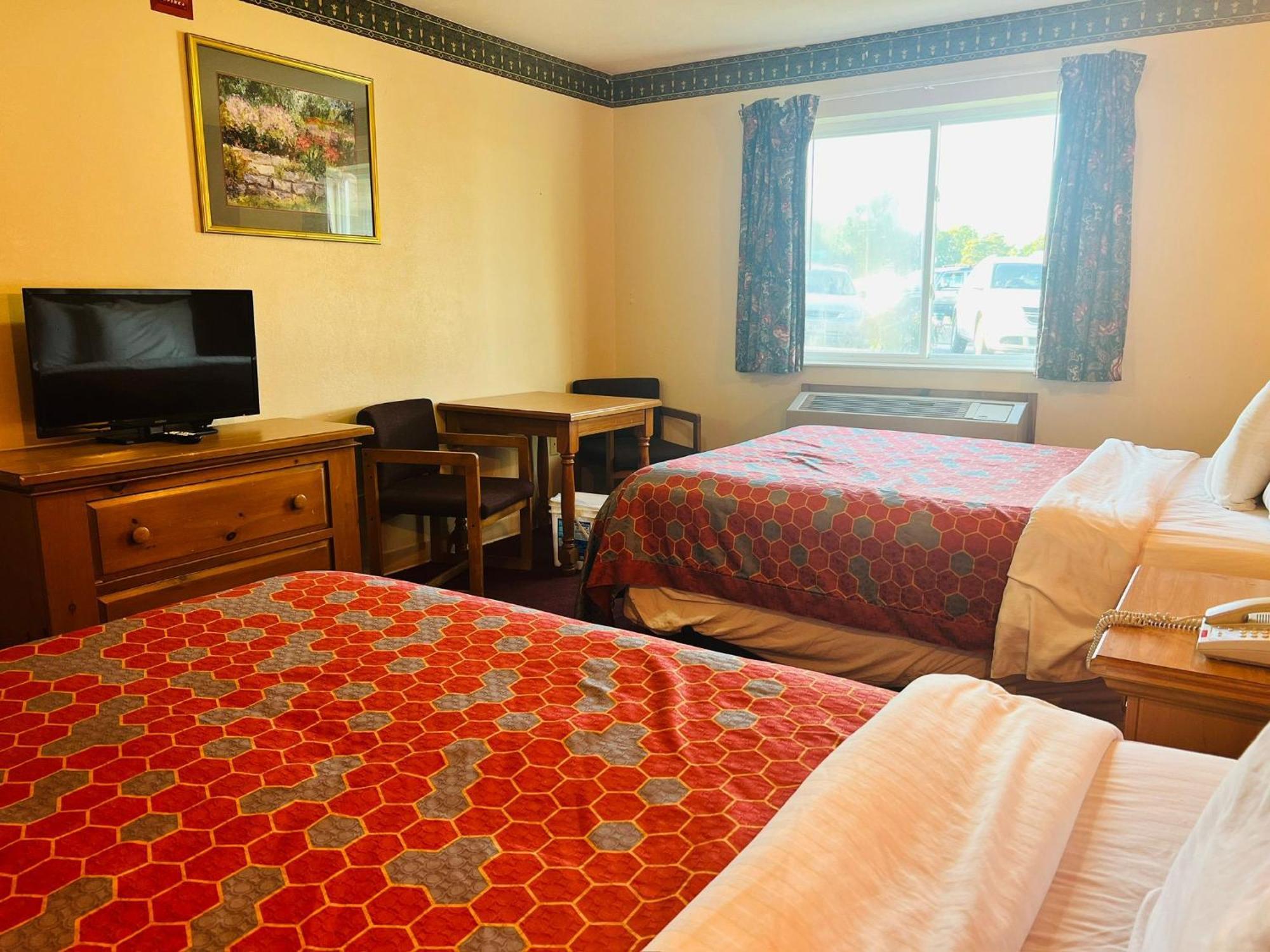 Villa Inn Motel Near Hwy 12 Wi Capital O Fort Atkinson ภายนอก รูปภาพ