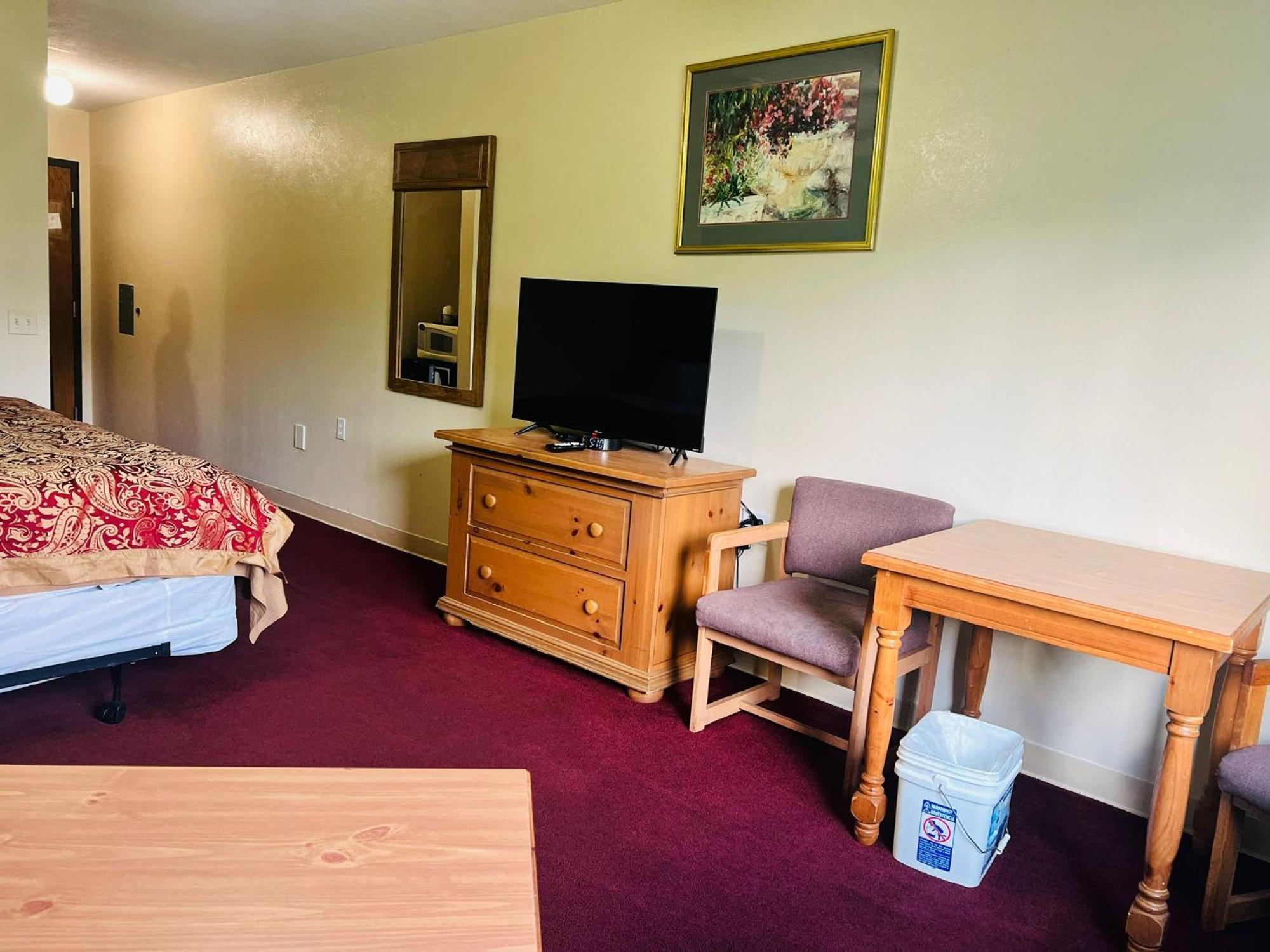 Villa Inn Motel Near Hwy 12 Wi Capital O Fort Atkinson ภายนอก รูปภาพ
